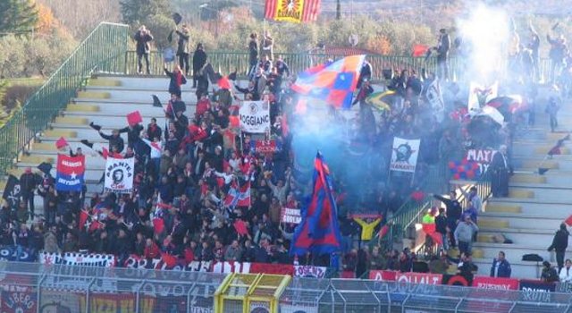 Ufficiale: Taranto-Cosenza domenica alle 20.30. Trasferta vietata ai tifosi senza Tessera
