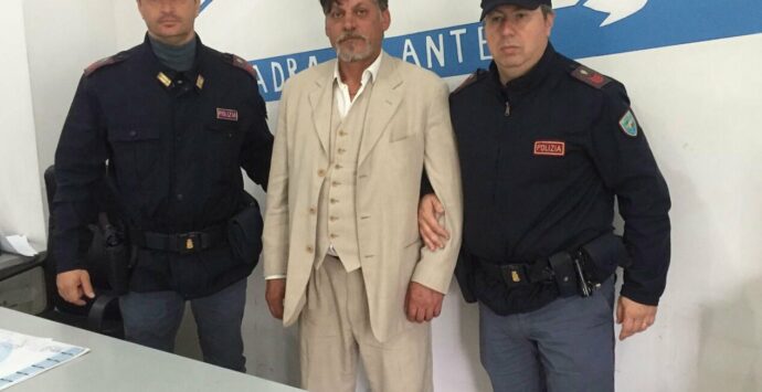 Non poteva rientrare in Italia, la polizia arresta un romeno: condannato