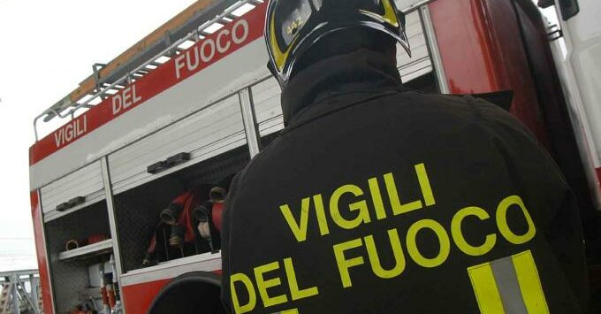 Esplosione a Reggio Calabria, feriti vigili del fuoco e poliziotti