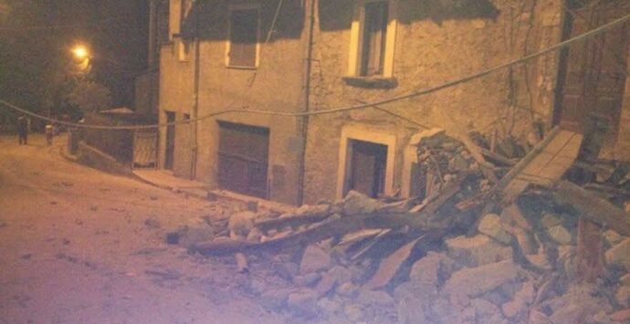 L’APOCALISSE | Terremoto nel Centro Italia, la Protezione civile Calabria: «Pronti a intervenire»