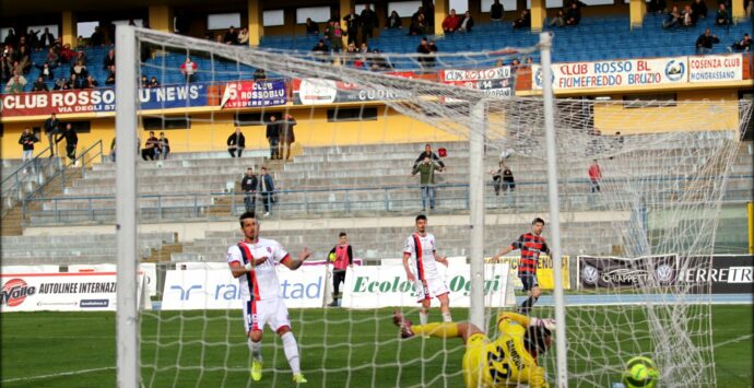 Cosenza-Fondi 2-2: il video dei gol di Sportube