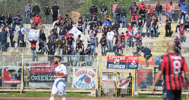 La panchina salva il Cosenza. A Caserta Mendicino risponde a De Marco (1-1)