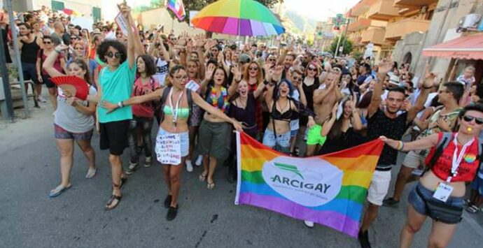 Giovedì la presentazione dei primo gay pride di Cosenza. Si sfila l’1 luglio