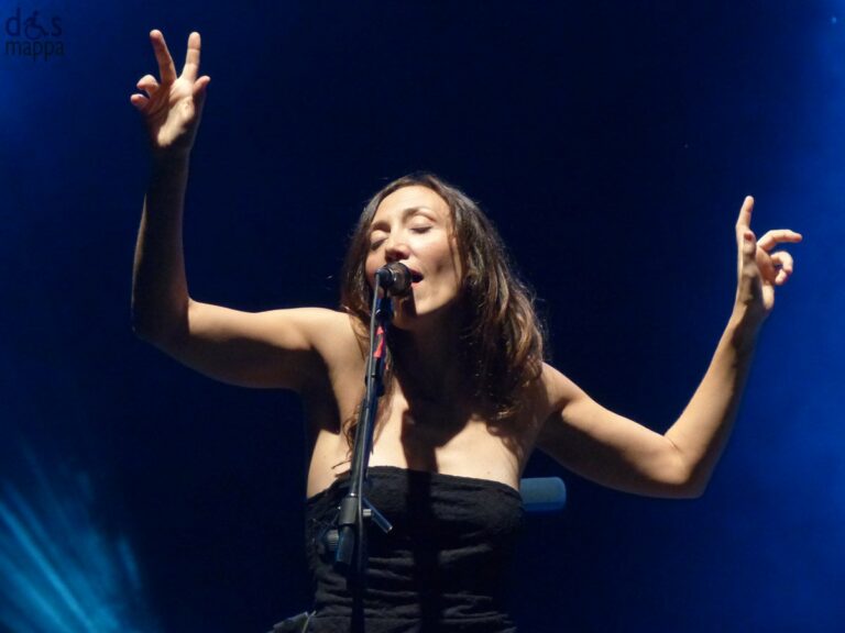 Marina Rei in concerto a Castrovillari, il “Sybaris” ospita il suo Unplugged Tour 2017
