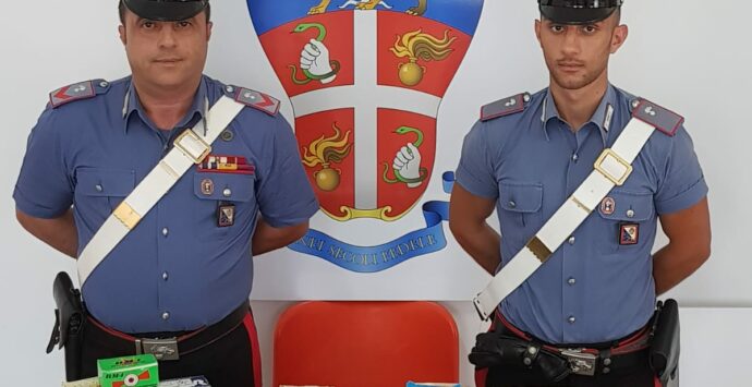 Scala Coeli, arsenale di munizioni da caccia in casa: denunciati dai carabinieri