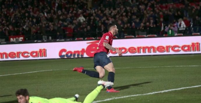 Cosenza-Carpi 1-0: gli highlights del match e il gol dei Lupi
