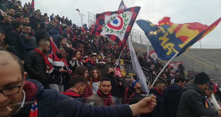 Che cuore i supporter del Cosenza. Sciarpata da brividi a Lecce sul 3-1