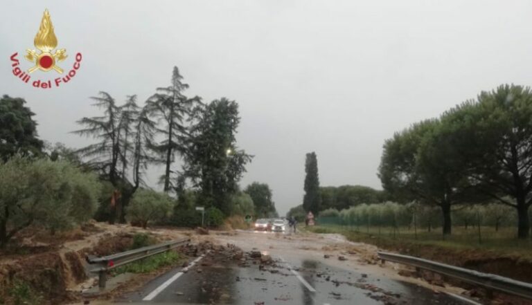 Morti e feriti a causa del maltempo, nubifragi su Toscana e Lazio