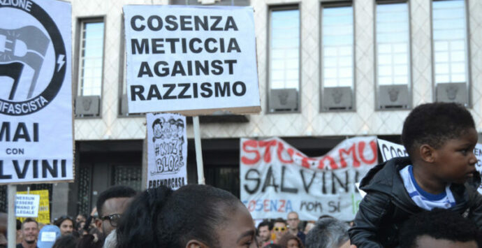 Corte pacifico anti-Salvini, Cosenza città solidale e matura