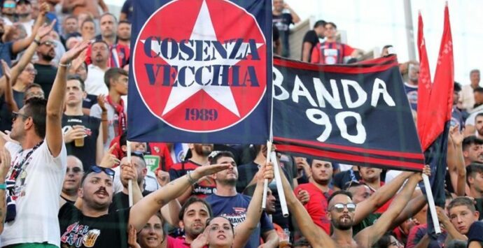 Il gruppo Cosenza Vecchia: «Noi antirazzisti. Salvini è un nemico degli ultrà»