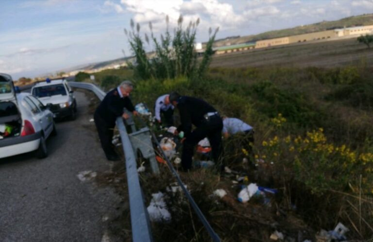 Abbandono di rifiuti a San Marco Argentano, segnalati sei trasgressori