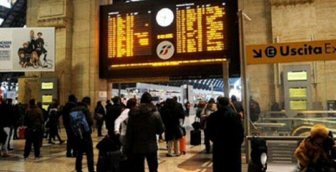 “Rotolando verso Sud”, nella notte nuova fuga dalla stazione di Milano