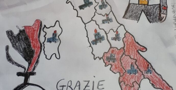 I Carabinieri ricevono disegni dagli alunni di Rogliano
