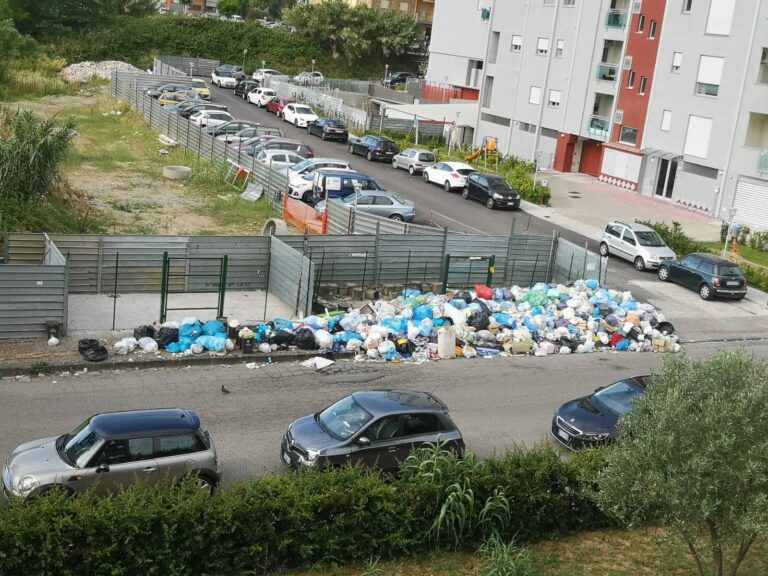 Rifiuti, Occhiuto tuona: «Chiediamo all’ATO la quantità di rifiuti conferiti da settembre»