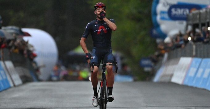 Giro d’Italia, a Camigliatello è un trionfo per Ganna