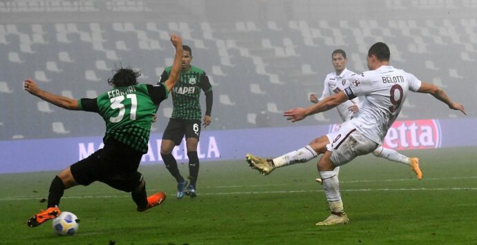 Serie A, gol e spettacolo in Sassuolo-Torino. Il Napoli vince il derby campano