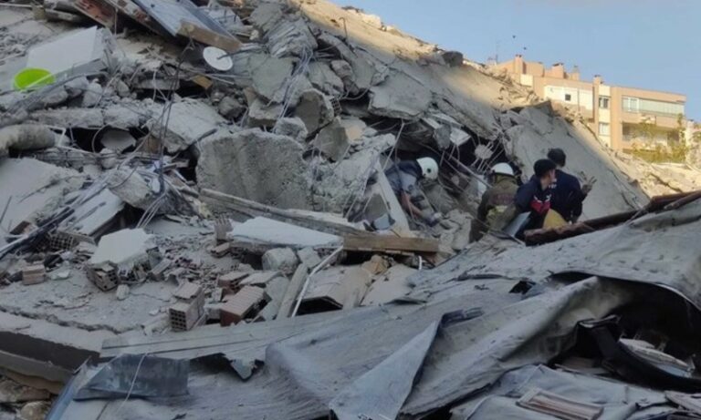 Forte terremoto in Grecia, danni registrati a Smirne