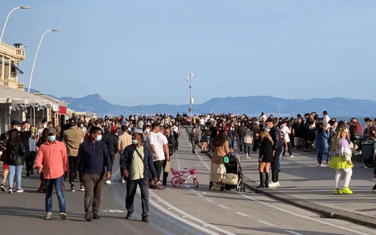 Napoli strapiena prima del lockdown: bar affollati per “l’ultimo” caffè