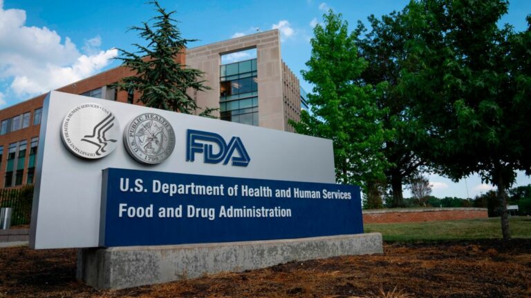 La FDA autorizza l’uso del vaccino Pfizer negli Stati Uniti