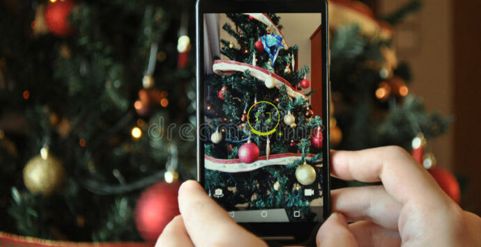 Tutti pazzi per gli alberi di Natale: il concorso social di Paese24
