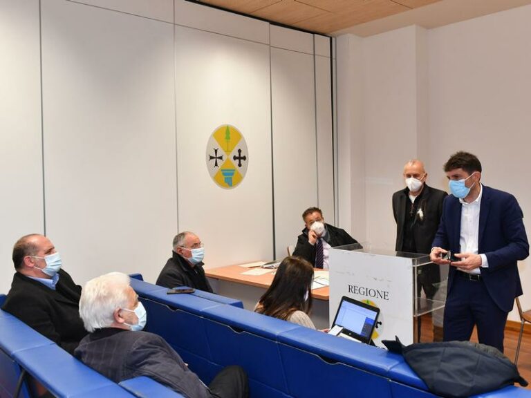 Differenziata, De Caprio incontra i sindaci: «Aumentare la raccolta»