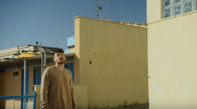 Aiello si racconta per le strade di Cosenza in un corto musicale