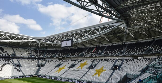 Calcio, Gravina: “Ottimista su parziale riapertura stadi”