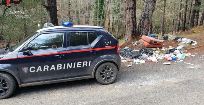 San Giovanni in Fiore, abbandono di rifiuti: intervengono i Carabinieri