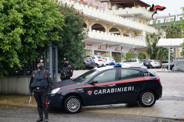 Corigliano Rossano, furto di superalcolici al supermercato: un arresto dei carabinieri