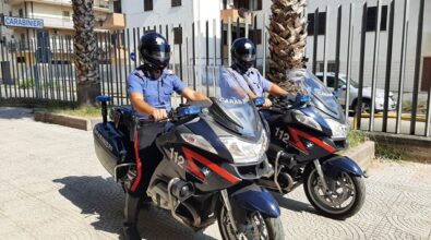 Danneggia le autovetture e poi aggredisce i militari: arrestato un extracomunitario dai Carabinieri