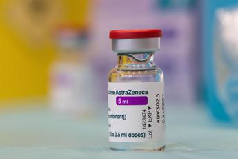 Vaccino AstraZeneca, Farnesina: “Ecco i motivi dello stop all’export”