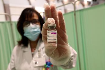 Vaccino Covid AstraZeneca, cosa dicono gli esperti