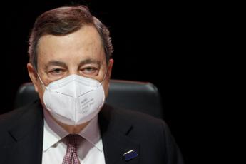 Decreto sostegni bis, Draghi: “Non lascia indietro nessuno”