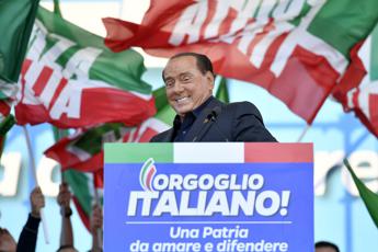 Centrodestra, Berlusconi lancia manifesto politico per partito unico