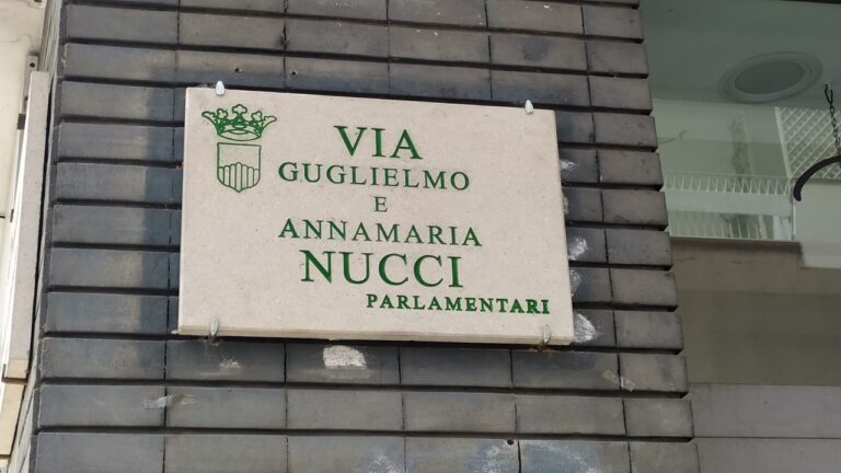 Da oggi il primo tratto di via Simonetta diventa via Guglielmo e Anna Maria Nucci