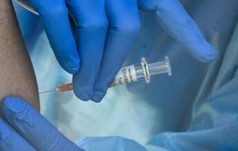 Variante Delta, Ema: “Due dosi di vaccino proteggono”