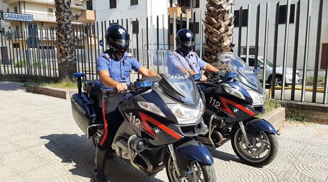 Arrestati dai Carabinieri due ragazzi per furto e danneggiamento