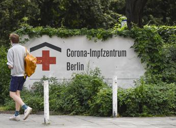 Covid Germania, stop a tamponi gratis per aumentare vaccinazioni