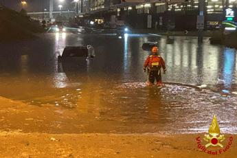 Maltempo a Malpensa, automobilisti bloccati dall’acqua