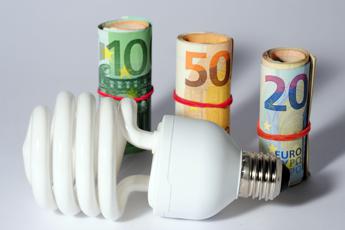 Energia, Altroconsumo presenta sue richieste al Governo per tutela consumatori