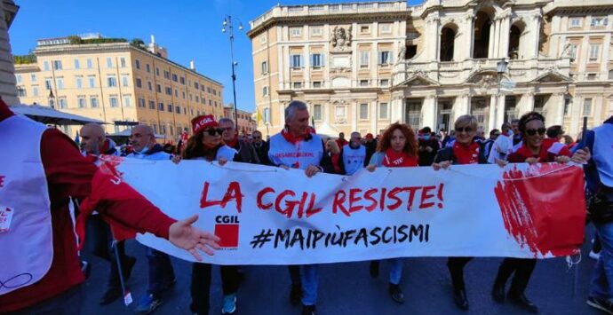 Assalto alla Cgil, manifestazione a Roma: corteo in marcia