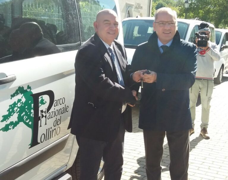 Civita riceve dal Parco un minivan ibrido: “Lo utilizzeremo per la collettività”