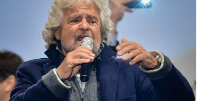 Green pass Italia, Grillo: “Stato paghi tamponi a lavoratori”