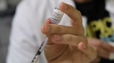 Vaccino covid, terza dose con Moderna e J&J: Fda dice sì