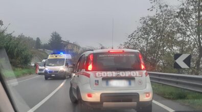 Incidente sulla SS 107 nei pressi di Rovito. Traffico bloccato, ambulanze sul posto