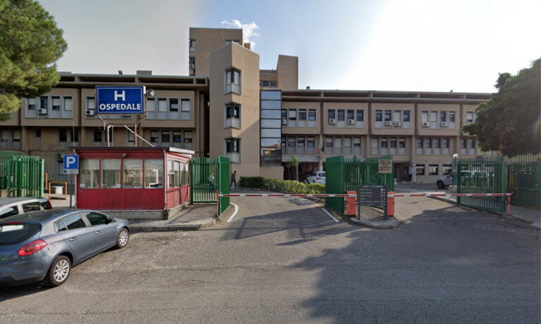 Covid, ospedale di Cosenza saturo: attivati 18 posti letto al Giannettasio di Rossano