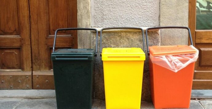 Corigliano-Rossano, il Consiglio comunale approva il l’appalto unico per la gestione dei rifiuti