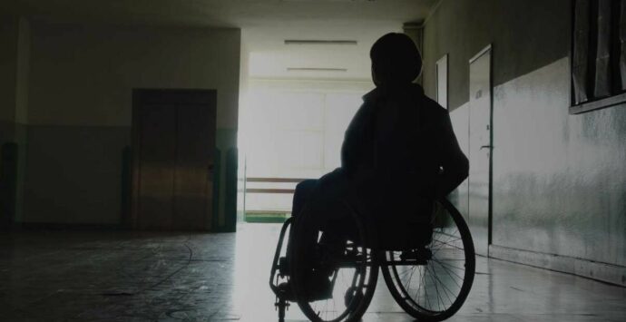 Trasporto disabili fermo a Cosenza, Caruso: «Colpa della burocrazia»