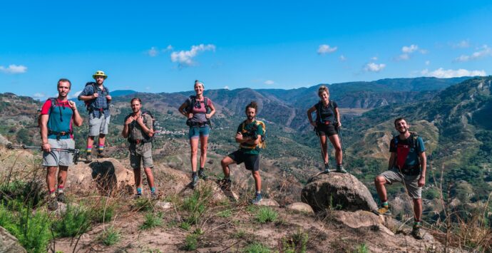 Cinque mesi di cammino e 3000 km in 3 minuti: il video della spedizione di Va’ Sentiero che attraversa anche la montagna cosentina