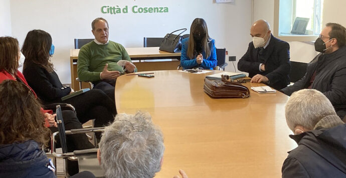 Pnrr: Covelli, Rende e Penna incontrano in Comune i dirigenti scolastici di Cosenza